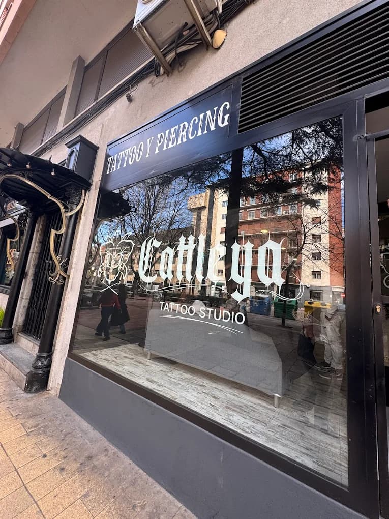 Fachada de Cattleya Tattoo en P.º de Carmelitas, 53, Salamanca